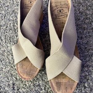 Lucky Brand Women's Cream Sandals